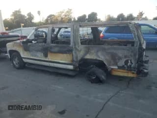 ✅ 1999 Chevrolet Suburban • VIN: 3GNEC16R5XG109155 • Lot: 79766644. Wystawiony na Copart z przebiegiem Nie podano. Bezpłatny archiwum sprzedaży aukcyjnych z USA i szczegółowy raport historii pojazdu na DreamBid. Zdjęcie 2.