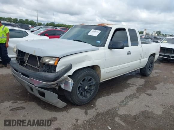 ✅ 2004 Chevrolet Silverado 1500 LS • VIN: 2GCEC19TX41117000 • Лот: 43299778. Опубликован ранее на IAAI с пробегом 219 972 миль. Бесплатный доступ к архиву аукционных продаж из США и подробный отчёт об истории автомобиля на DreamBid. Изображение 17.