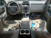 ✅ 2010 Mercury Mariner • VIN: 4M2CN9BG0AKJ17705 • Lot: 53790315. Listed on Copart with 154,832 mi. Free auction sales archive from the USA and detailed vehicle history report at DreamBid. Image 8.