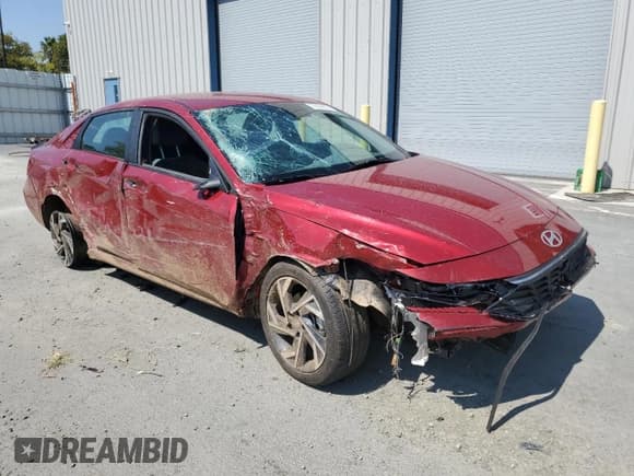 ✅ 2025 Hyundai Elantra SEL Sport • VIN: KMHLM4DG8SU017801 • Lot: 70939855. Listed on Copart with 5,849 mi. Free auction sales archive from the USA and detailed vehicle history report at DreamBid. Image 4.