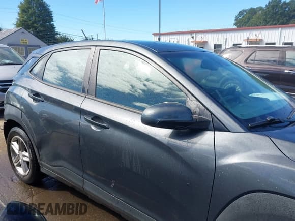 ✅ 2020 Hyundai Kona SE • VIN: KM8K12AA2LU474596 • Лот: 43411037. Опубликован ранее на IAAI с пробегом 98 306 миль. Бесплатный доступ к архиву аукционных продаж из США и подробный отчёт об истории автомобиля на DreamBid. Изображение 13.
