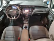 ✅ 2023 Chevrolet Bolt EV 1LT • VIN: 1G1FW6S09P4188876 • Lot: 43866225. Wystawiony na Copart z przebiegiem 25 975 mil. Bezpłatny archiwum sprzedaży aukcyjnych z USA i szczegółowy raport historii pojazdu na DreamBid. Zdjęcie 8.