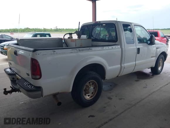 ✅ 2003 Ford F-250 XL • VIN: 1FTNX20P33EB84979 • Lot: 42322784. Listed on IAAI with 185,952 mi. Free auction sales archive from the USA and detailed vehicle history report at DreamBid. Image 4.