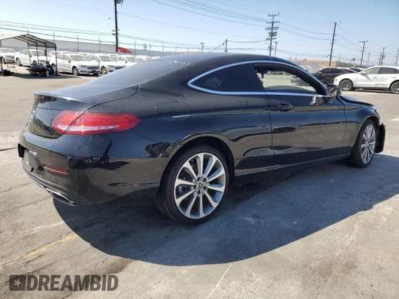 ✅ 2018 Mercedes-Benz C 300 • VIN: WDDWJ4JB9JF679334 • Лот: 85653535. Опубликован ранее на Copart с пробегом 41 986 миль. Бесплатный доступ к архиву аукционных продаж из США и подробный отчёт об истории автомобиля на DreamBid. Изображение 3.