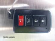 ✅ 2019 Toyota Highlander SE • VIN: 5TDJZRFH6KS594895 • Lot: 42869633. Listed on IAAI with 63,010 mi. Free auction sales archive from the USA and detailed vehicle history report at DreamBid. Image 11.