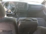 ✅ 2002 Chevrolet Silverado 2500HD LS • VIN: 1GCHK29UX2E293779 • Лот: 61271445. Опубликован ранее на Copart с пробегом 86 812 миль. Бесплатный доступ к архиву аукционных продаж из США и подробный отчёт об истории автомобиля на DreamBid. Изображение 8.