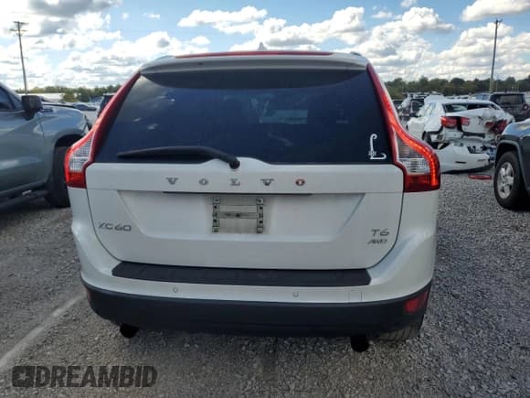 ✅ 2013 Volvo XC60 T6 • VIN: YV4902DZ8D2419202 • Lot: 85572905. Wystawiony na Copart z przebiegiem 226 162 mil. Bezpłatny archiwum sprzedaży aukcyjnych z USA i szczegółowy raport historii pojazdu na DreamBid. Zdjęcie 6.