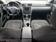 ✅ 2017 Volkswagen Passat S • VIN: 1VWAT7A38HC033333 • Лот: 69594735. Опубликован ранее на Copart с пробегом 105 235 миль. Бесплатный доступ к архиву аукционных продаж из США и подробный отчёт об истории автомобиля на DreamBid. Изображение 8.