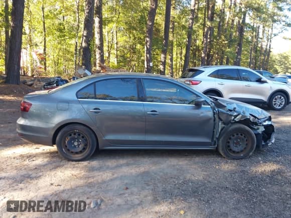 ✅ 2017 Volkswagen Jetta S • VIN: 3VW2B7AJ1HM391765 • Lot: 43474815. Wystawiony na IAAI z przebiegiem 69 751 mil. Bezpłatny archiwum sprzedaży aukcyjnych z USA i szczegółowy raport historii pojazdu na DreamBid. Zdjęcie 13.