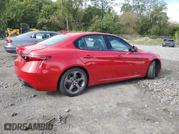 ✅ 2018 Alfa Romeo Giulia • VIN: ZARFAEBN9J7565861 • Lot: 81849715. Listed on Copart with Not provided. Free auction sales archive from the USA and detailed vehicle history report at DreamBid. Image 3.