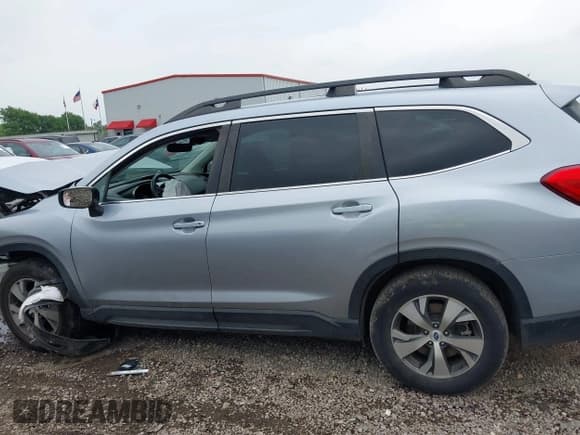 ✅ 2019 Subaru Ascent Premium • VIN: 4S4WMAFD3K3441195 • Lot: 41937937. Listed on IAAI with 90,332 mi. Free auction sales archive from the USA and detailed vehicle history report at DreamBid. Image 15.