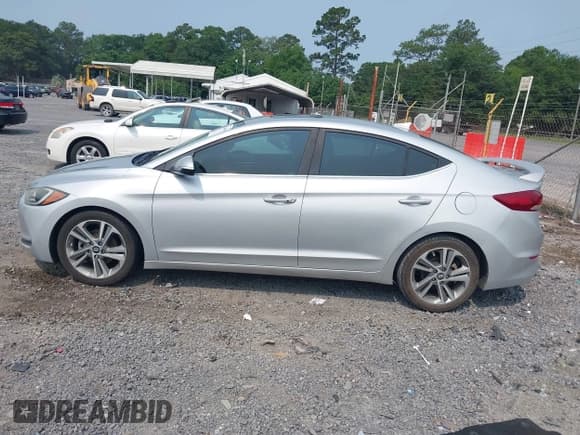 ✅ 2018 Hyundai Elantra Value Edition • VIN: KMHD84LF6JU505516 • Lot: 42400996. Listed on IAAI with 95,036 mi. Free auction sales archive from the USA and detailed vehicle history report at DreamBid. Image 14.