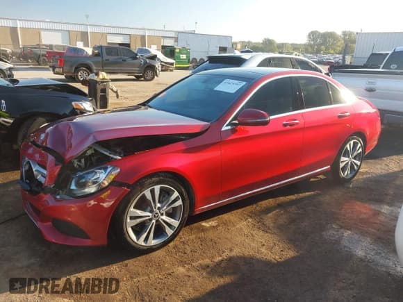 ✅ 2017 Mercedes-Benz C 300 • VIN: 55SWF4JB7HU229934 • Лот: 43425397. Опубликован ранее на IAAI с пробегом 87 732 миль. Бесплатный доступ к архиву аукционных продаж из США и подробный отчёт об истории автомобиля на DreamBid. Изображение 2.