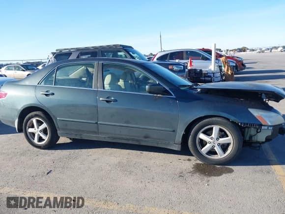 ✅ 2005 Honda Accord EX • VIN: 1HGCM56705A058082 • Lot: 43642741. Listed on IAAI with 225,126 mi. Free auction sales archive from the USA and detailed vehicle history report at DreamBid. Image 14.
