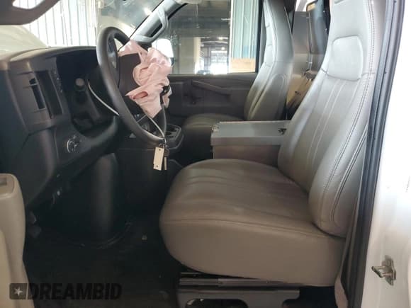 ✅ 2024 Chevrolet Express Cargo • VIN: 1GCWGAFP2R1174904 • Lot: 63218715. Listed on Copart with 20,859 mi. Free auction sales archive from the USA and detailed vehicle history report at DreamBid. Image 7.