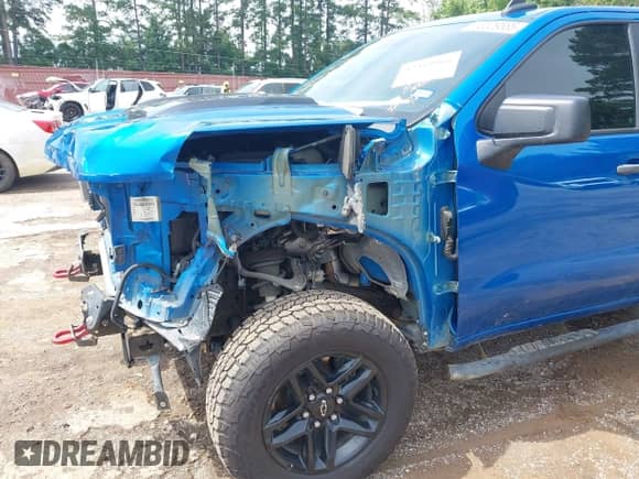 2022 Chevrolet Silverado 1500 Custom Trail Boss with VIN 3GCPDCED8NG662329, listed as a IAAI auction lot 42463966 with 72,370 mi miles and . Bid and sale history available at DreamBid. Image 18.