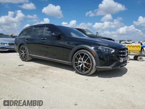 ✅ 2023 Mercedes-Benz E 450 • VIN: W1KZH6AB7PB167270 • Lot: 72345164. Listed on Copart with 2,295 mi. Free auction sales archive from the USA and detailed vehicle history report at DreamBid. Image 4.