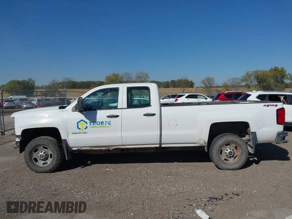 2015 Chevrolet Silverado 2500HD Work Truck с VIN 1GC2KUEG3FZ535277, выставлен на аукционе IAAI как лот 43406657 с пробегом 255 790 миль миль и . История ставок и продаж доступна на DreamBid. Изображение 15.