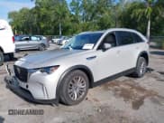 ✅ 2025 Mazda CX-90 Preferred • VIN: JM3KKBHDXS1224788 • Lot: 42007081. Wystawiony na IAAI z przebiegiem 752 mil. Bezpłatny archiwum sprzedaży aukcyjnych z USA i szczegółowy raport historii pojazdu na DreamBid. Zdjęcie 17.