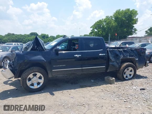 ✅ 2018 Chevrolet Silverado 1500 LTZ • VIN: 3GCUKSEC2JG385701 • Lot: 42591040. Wystawiony na IAAI z przebiegiem 138 760 mil. Bezpłatny archiwum sprzedaży aukcyjnych z USA i szczegółowy raport historii pojazdu na DreamBid. Zdjęcie 13.