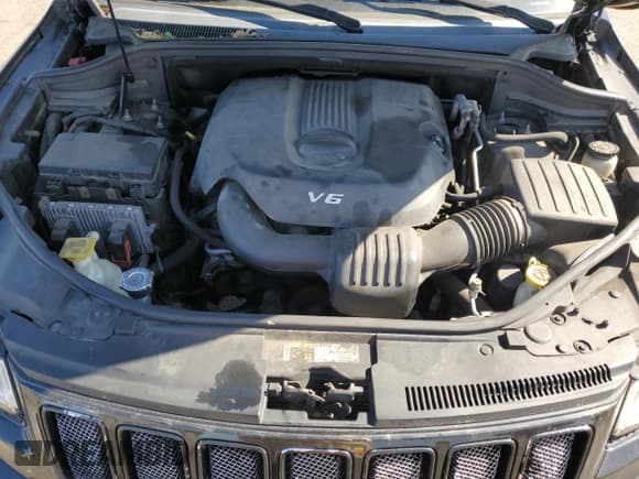 ✅ 2015 Jeep Grand Cherokee Limited • VIN: 1C4RJFBG3FC865313 • Лот: 85305335. Опубликован ранее на Copart с пробегом 153 006 миль. Бесплатный доступ к архиву аукционных продаж из США и подробный отчёт об истории автомобиля на DreamBid. Изображение 12.