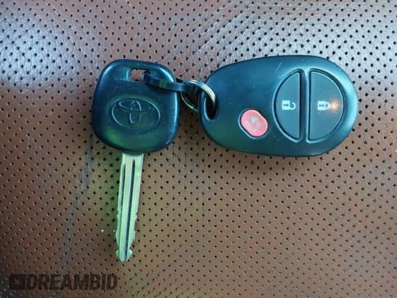 ✅ 2016 Toyota Tundra 1794 Edition • VIN: 5TFAW5F13GX552030 • Lot: 43642714. Wystawiony na IAAI z przebiegiem 167 393 mil. Bezpłatny archiwum sprzedaży aukcyjnych z USA i szczegółowy raport historii pojazdu na DreamBid. Zdjęcie 11.