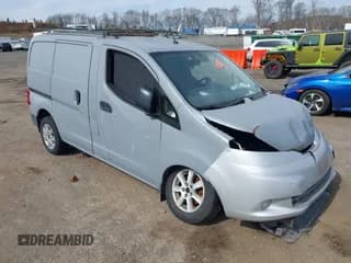 ✅ 2013 Nissan NV200 SV • VIN: 3N6CM0KN2DK692803 • Lot: 41840649. Wystawiony na IAAI z przebiegiem Nie podano. Bezpłatny archiwum sprzedaży aukcyjnych z USA i szczegółowy raport historii pojazdu na DreamBid. Zdjęcie 1.