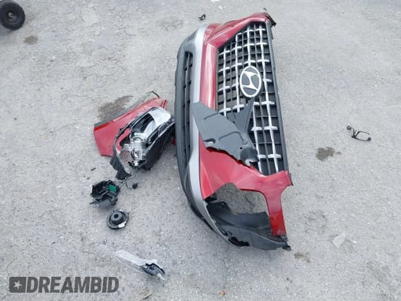 ✅ 2024 Hyundai Venue SEL • VIN: KMHRC8A37RU279776 • Lot: 41609292. Listed on IAAI with 2,801 mi. Free auction sales archive from the USA and detailed vehicle history report at DreamBid. Image 12.