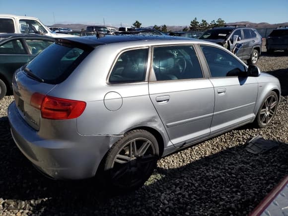 ✅ 2010 Audi A3 Premium Plus • VIN: WAUKEAFM0AA100148 • Lot: 76049524. Wystawiony na Copart z przebiegiem 149 289 mil. Bezpłatny archiwum sprzedaży aukcyjnych z USA i szczegółowy raport historii pojazdu na DreamBid. Zdjęcie 3.