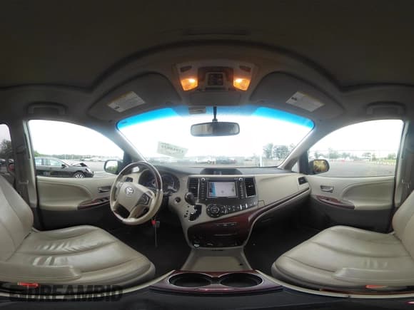 ✅ 2012 Toyota Sienna XLE • VIN: 5TDDK3DC9CS047370 • Lot: 42515932. Wystawiony na IAAI z przebiegiem 132 207 mil. Bezpłatny archiwum sprzedaży aukcyjnych z USA i szczegółowy raport historii pojazdu na DreamBid. Zdjęcie 18.