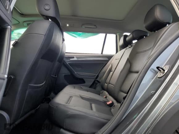 ✅ 2017 Volkswagen Golf S • VIN: 3VWH17AU5HM510697 • Lot: 86686995. Listed on Copart with 118,511 mi. Free auction sales archive from the USA and detailed vehicle history report at DreamBid. Image 11.