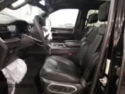 ✅ 2023 Jeep Wagoneer Series III • VIN: 1C4SJSDP0PS503082 • Lot: 77155824. Wystawiony na Copart z przebiegiem 21 774 mil. Bezpłatny archiwum sprzedaży aukcyjnych z USA i szczegółowy raport historii pojazdu na DreamBid. Zdjęcie 7.