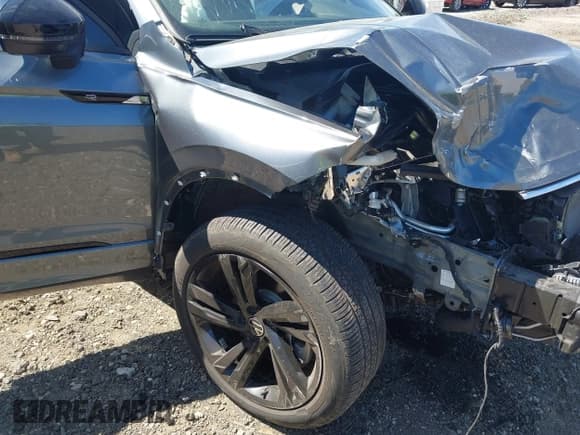 ✅ 2023 Volkswagen Tiguan SE R-Line Black • VIN: 3VV8B7AX7PM102793 • Лот: 42154788. Опубликован ранее на IAAI с пробегом 15 061 миль. Бесплатный доступ к архиву аукционных продаж из США и подробный отчёт об истории автомобиля на DreamBid. Изображение 6.