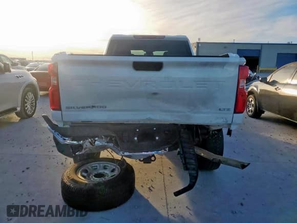 ✅ 2024 Chevrolet Silverado 2500HD LTZ • VIN: 2GC4YPE70R1142911 • Лот: 90225175. Опубликован ранее на Copart с пробегом 73 681 миль. Бесплатный доступ к архиву аукционных продаж из США и подробный отчёт об истории автомобиля на DreamBid. Изображение 6.
