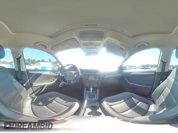 ✅ 2015 Volkswagen Jetta SE • VIN: 3VWD07AJ8FM354403 • Lot: 87077775. Wystawiony na Copart z przebiegiem 124 594 mil. Bezpłatny archiwum sprzedaży aukcyjnych z USA i szczegółowy raport historii pojazdu na DreamBid. Zdjęcie 14.