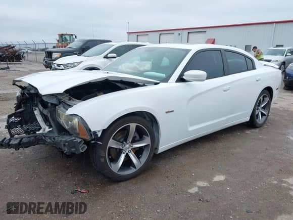 ✅ 2014 Dodge Charger RT • VIN: 2C3CDXCT7EH306894 • Lot: 43293085. Wystawiony na IAAI z przebiegiem 75 186 mil. Bezpłatny archiwum sprzedaży aukcyjnych z USA i szczegółowy raport historii pojazdu na DreamBid. Zdjęcie 2.