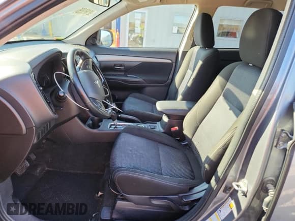 ✅ 2016 Mitsubishi Outlander SE • VIN: JA4AZ3A35GZ055841 • Lot: 92169095. Listed on Copart with 154,714 mi. Free auction sales archive from the USA and detailed vehicle history report at DreamBid. Image 7.