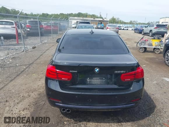 ✅ 2016 BMW 3 Series 328i xDrive • VIN: WBA8E3G55GNU00394 • Lot: 43253122. Listed on IAAI with 94,720 mi. Free auction sales archive from the USA and detailed vehicle history report at DreamBid. Image 16.