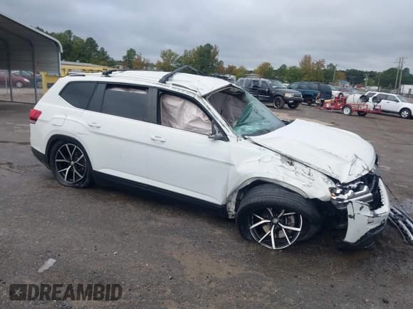 ✅ 2019 Volkswagen Atlas S • VIN: 1V2AP2CA9KC586116 • Lot: 43402802. Wystawiony na IAAI z przebiegiem 105 263 mil. Bezpłatny archiwum sprzedaży aukcyjnych z USA i szczegółowy raport historii pojazdu na DreamBid. Zdjęcie 1.