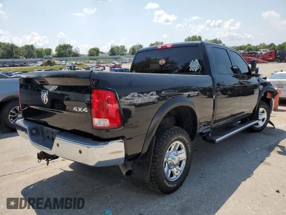 ✅ 2017 Ram 2500 Tradesman • VIN: 3C6UR5CL0HG658362 • Lot: 68728905. Wystawiony na Copart z przebiegiem 200 324 mil. Bezpłatny archiwum sprzedaży aukcyjnych z USA i szczegółowy raport historii pojazdu na DreamBid. Zdjęcie 3.