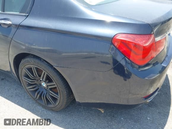 ✅ 2010 BMW 7 Series 750Li • VIN: WBAKB8C50ACY63208 • Lot: 42606209. Listed on IAAI with 120,802 mi. Free auction sales archive from the USA and detailed vehicle history report at DreamBid. Image 14.