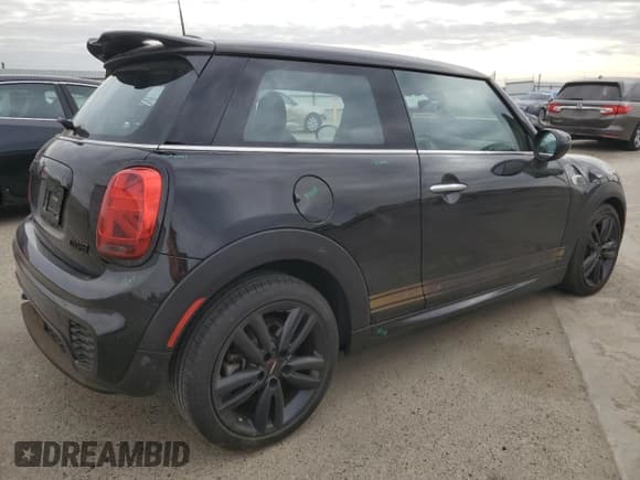 ✅ 2021 MINI Hardtop Cooper • VIN: WMWXR3C07M2N67122 • Lot: 86267695. Listed on Copart with 31,827 mi. Free auction sales archive from the USA and detailed vehicle history report at DreamBid. Image 3.