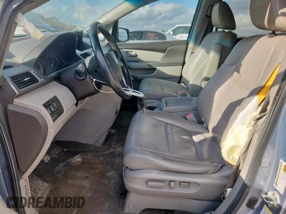 ✅ 2011 Honda Odyssey Touring • VIN: 5FNRL5H9XBB069538 • Lot: 93008385. Wystawiony na Copart z przebiegiem 143 981 mil. Bezpłatny archiwum sprzedaży aukcyjnych z USA i szczegółowy raport historii pojazdu na DreamBid. Zdjęcie 7.