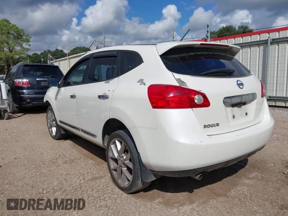 ✅ 2013 Nissan Rogue SL • VIN: JN8AS5MT4DW548011 • Lot: 43275804. Wystawiony na IAAI z przebiegiem 203 647 mil. Bezpłatny archiwum sprzedaży aukcyjnych z USA i szczegółowy raport historii pojazdu na DreamBid. Zdjęcie 3.