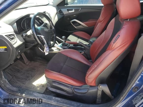 ✅ 2015 Hyundai Veloster Turbo • VIN: KMHTC6AE8FU241688 • Lot: 63326995. Wystawiony na Copart z przebiegiem 72 250 mil. Bezpłatny archiwum sprzedaży aukcyjnych z USA i szczegółowy raport historii pojazdu na DreamBid. Zdjęcie 7.