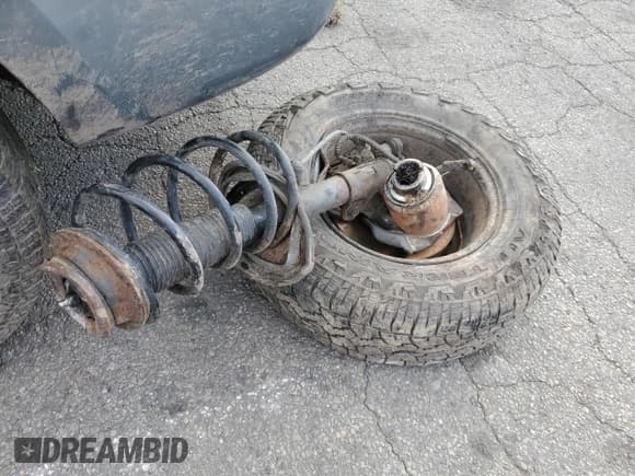 ✅ 2009 Hyundai Santa Fe GLS • VIN: 5NMSG13D69H276978 • Lot: 76225204. Listed on Copart with 178,871 mi. Free auction sales archive from the USA and detailed vehicle history report at DreamBid. Image 13.