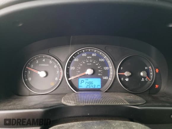 ✅ 2012 Hyundai Santa Fe Limited • VIN: 5XYZK4AG4CG157629 • Lot: 68287584. Listed on Copart with 25,431 mi. Free auction sales archive from the USA and detailed vehicle history report at DreamBid. Image 9.