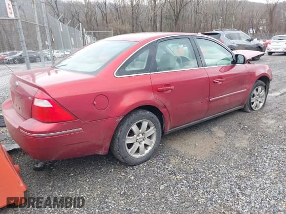 ✅ 2005 Ford Five Hundred SEL • VIN: 1FAHP27115G146291 • Lot: 41474941. Listed on IAAI with 216,693 mi. Free auction sales archive from the USA and detailed vehicle history report at DreamBid. Image 4.
