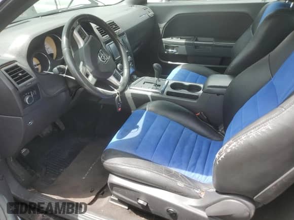 2013 Dodge Challenger SXT z VIN 2C3CDYAG5DH569623, wystawiony jako Copart lot #69090204 z przebiegiem 178 646 mil mil oraz Szkoda całkowita • Salvage title. Historia ofert i sprzedaży dostępna na DreamBid. Obrazek 7.