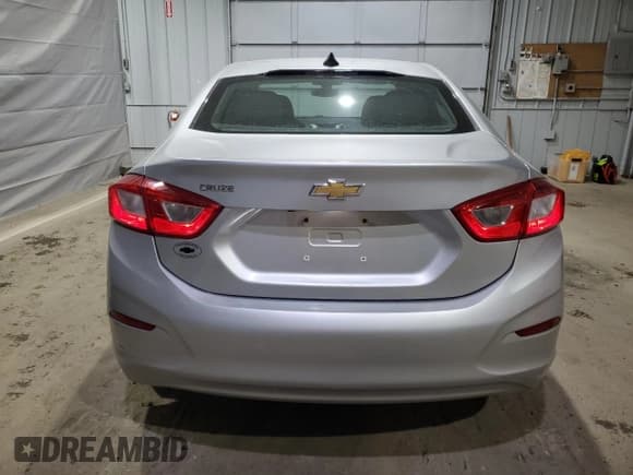 ✅ 2017 Chevrolet Cruze LS • VIN: 1G1BC5SM9H7223873 • Lot: 57317035. Listed on Copart with 123,623 mi. Free auction sales archive from the USA and detailed vehicle history report at DreamBid. Image 6.